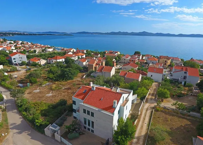 House With A Swimming Pool - Diklo, - 15336 زادار