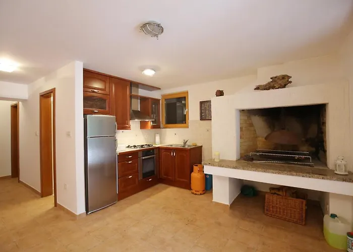 بيت للعطل House With A Swimming Pool - Diklo, - 15336